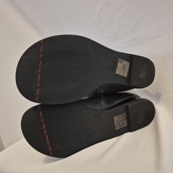 Miz Mooz Black Size 7 Genuine Leather Black Flat Berdine Boots - Picture 2 of 7